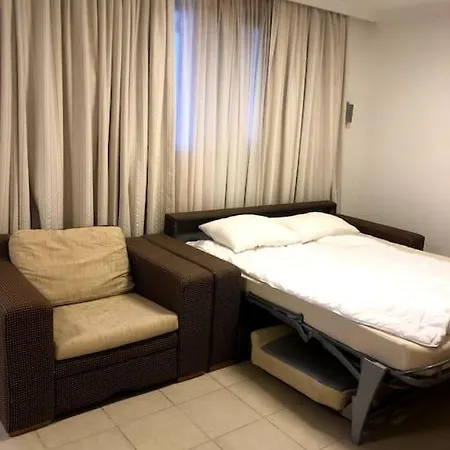 Penthouse-apartment With Sea View רבדה