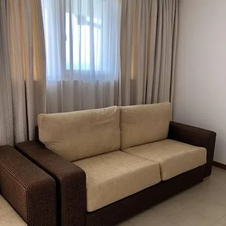 Penthouse-apartment With Sea View Daire Ravda